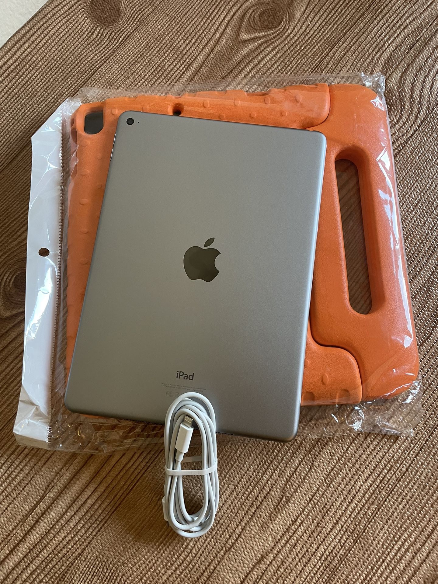 Apple iPad Air 2 32GB with Kids Case And Cable