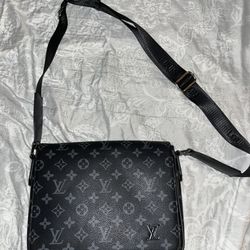 Louis Vuitton cross body bag