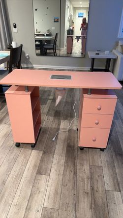Nail salon table
