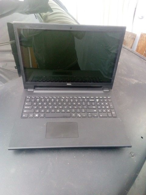 DELL Laptop Super Clean No Scratches Everything Works
