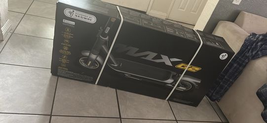 (Brand new ) Ninebot g2 max scooter