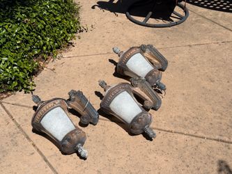 Exterior wall lights w/ light sensors