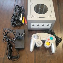 Nintendo Platinum GameCube Video Game Console 