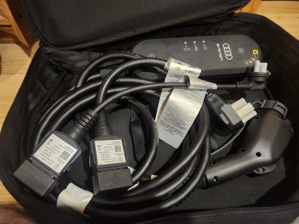 AUDI E-TRON OEM CHARGER KIT EV UNIVERSAL CHARGING CABLE 9.6W 40A W/ 2 NEMA PLUGS