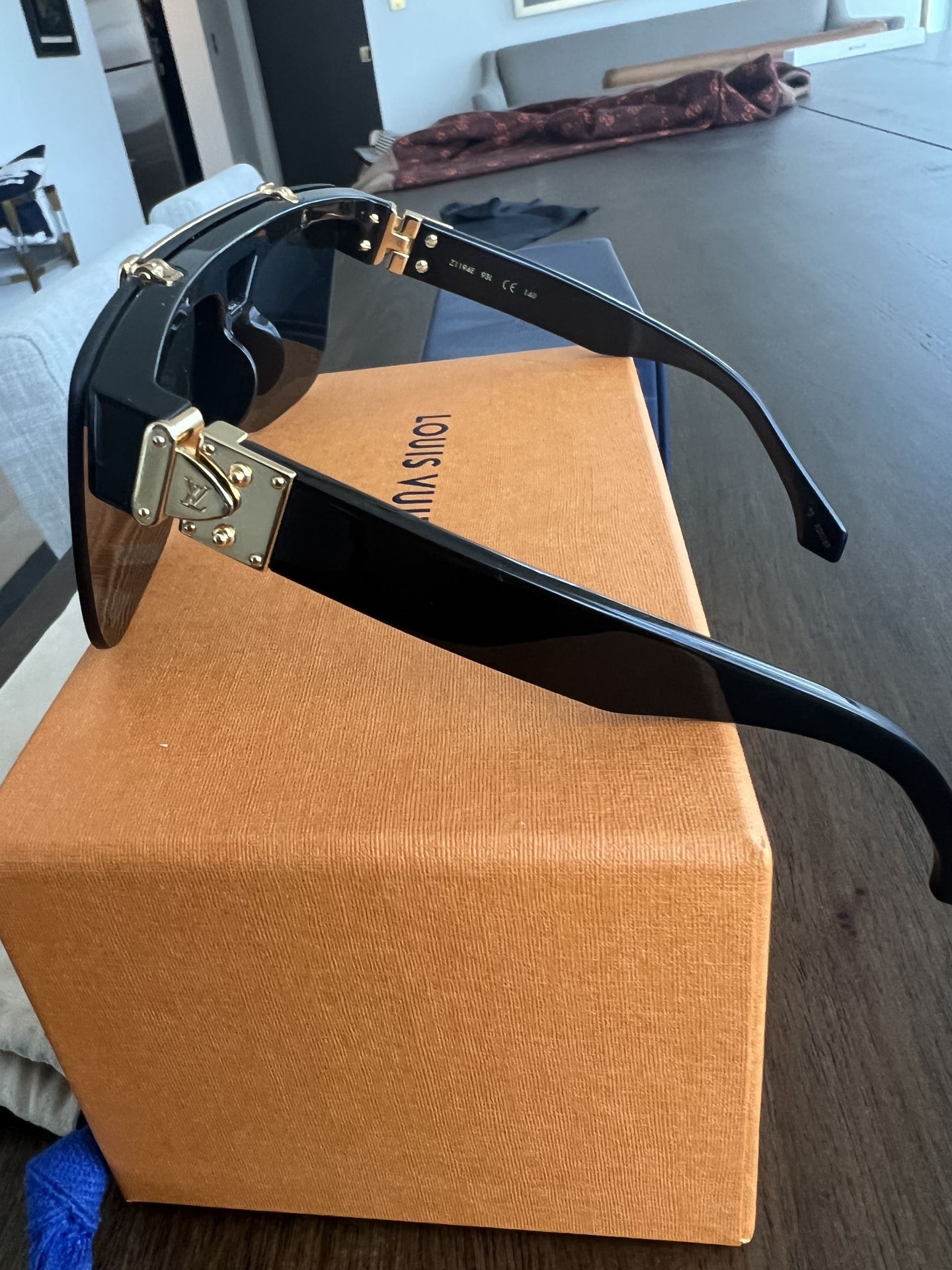 Authentic Louis Vuitton Sunglasses (barely Used) for Sale in Long