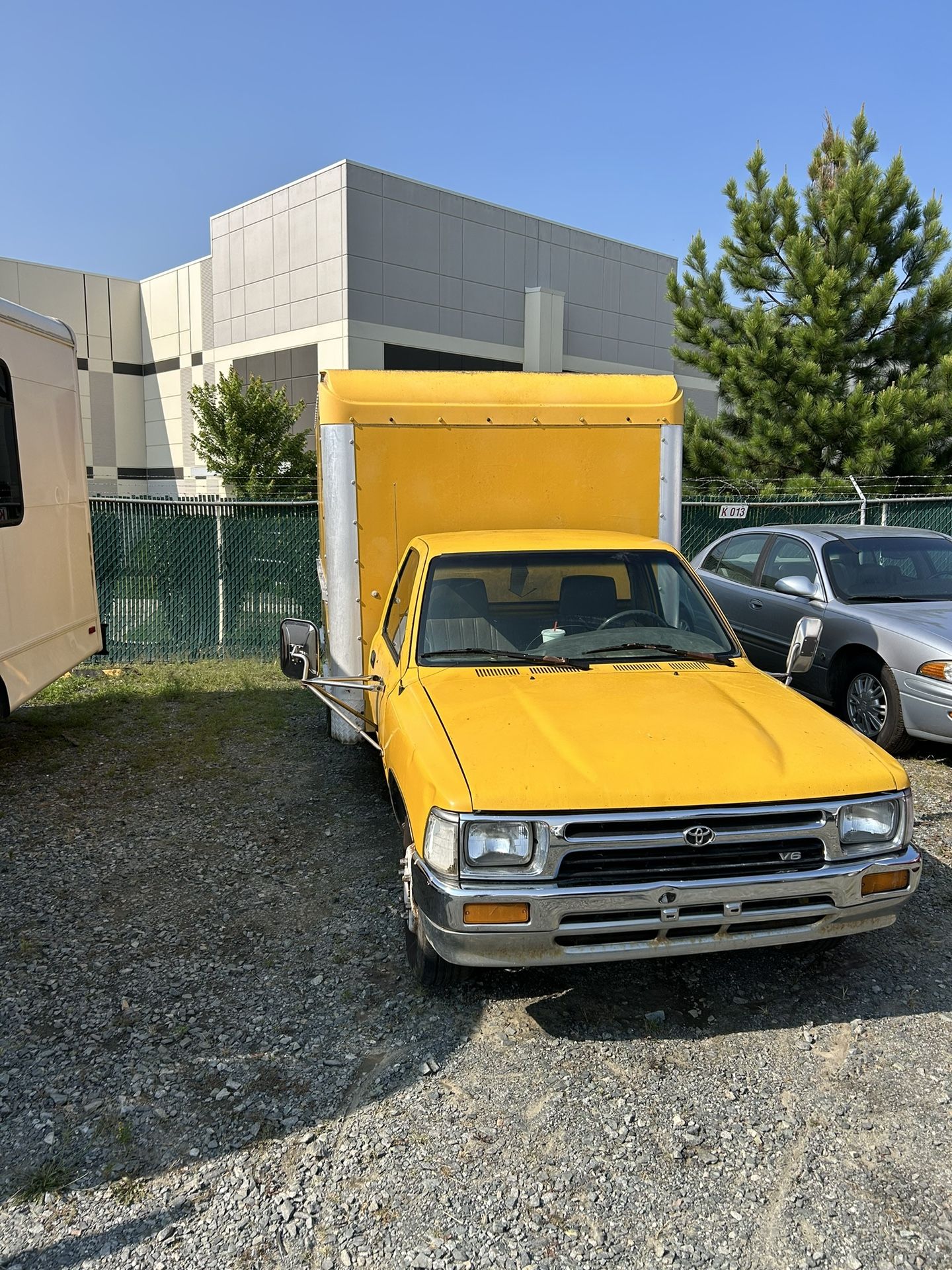 1993 Toyota Box truck for Sale in Charlotte, NC - OfferUp