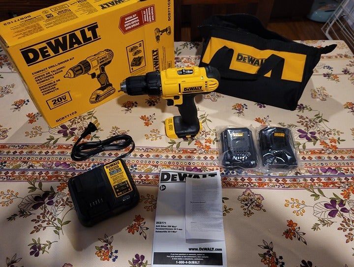 DEWALT 20V Max Cordless Drill / Driver Kit, Compact, 1/2-Inch (DCD771C2), Yellow