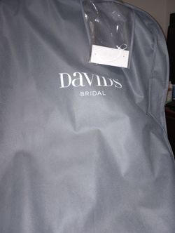 Never Used Or Altered Size 16 Ivory Wedding Dress