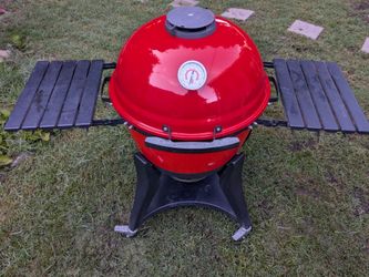 Kamado Joe 22" grid with smoker and cover