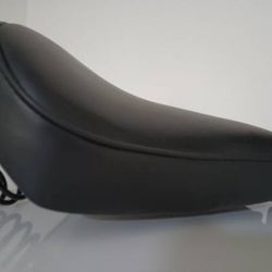 BRAND NEW MUSTANG SPRING SOLO SEAT FOR YAMAHA BOLT 2014-2024 - $200 (Harahan)