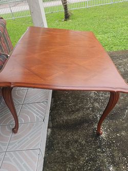 Dining Table with 6 chairs