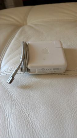 Apple A1343 85W MagSafe MacBook Power Adapter