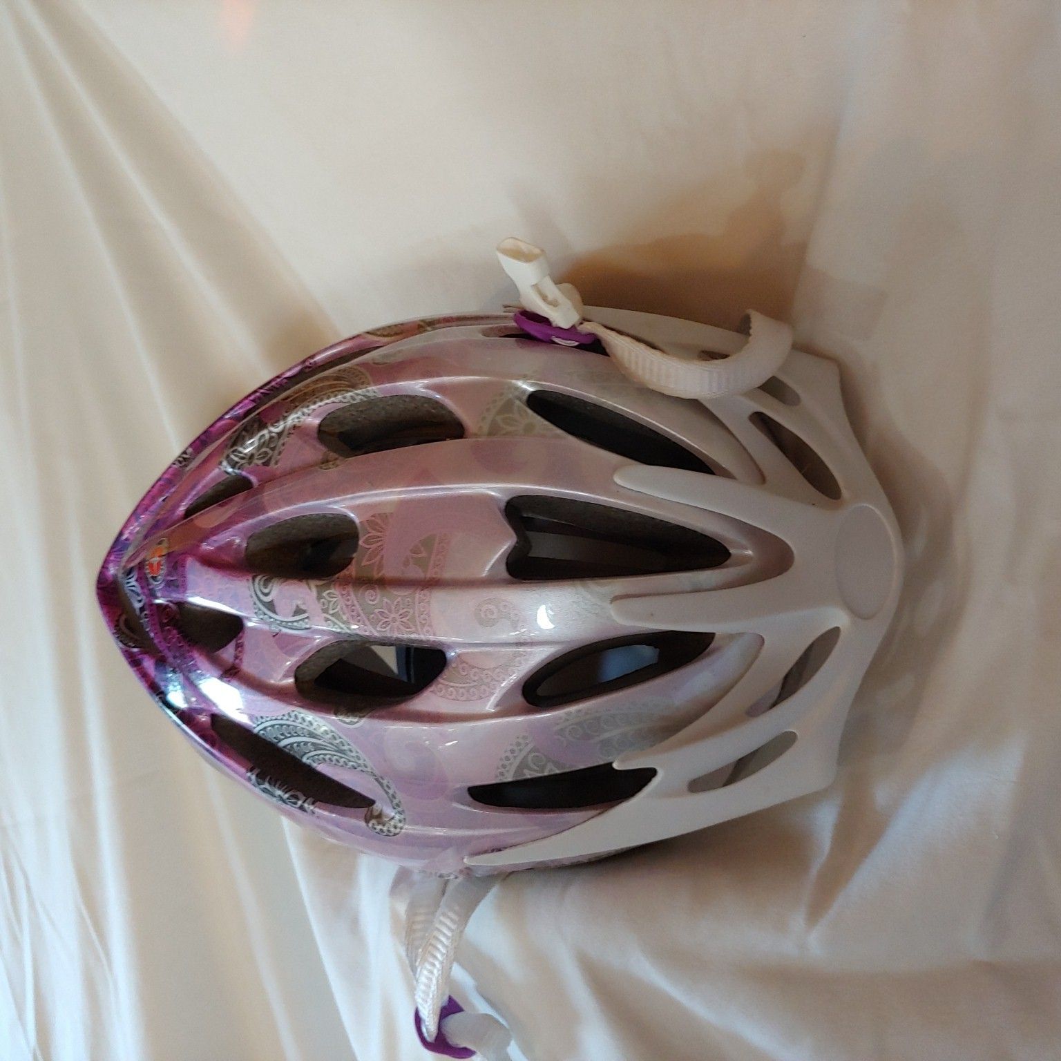 Schwinn adjustable bicycle helmet