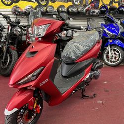 Brand New Viper 150cc Gas Scooter 