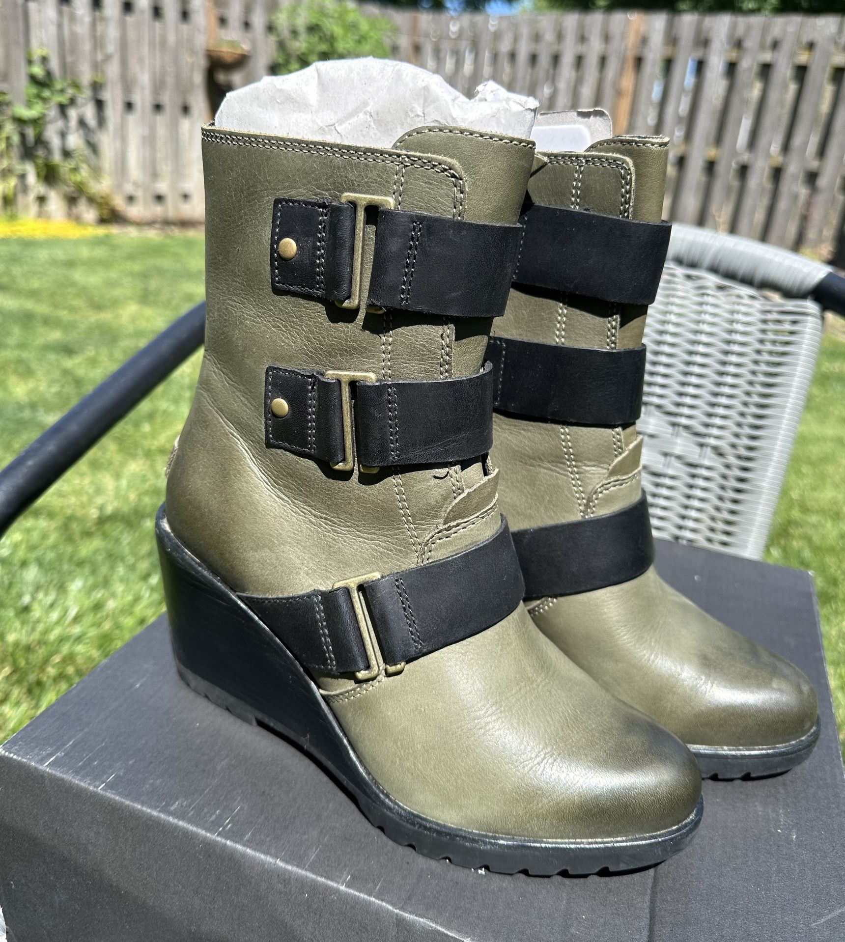 Sorel Women's After Hours Bootie size 7.5 Nori Army Green Wedge