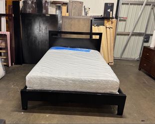 Queen Black Platform Bed Frame with Headboard