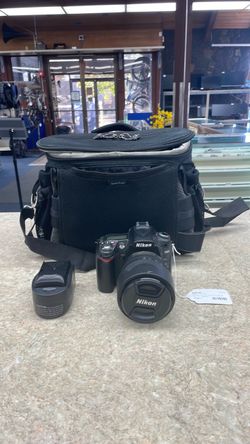 Nikon D90 DSLR Camera with Lens and Bag. 70092-1