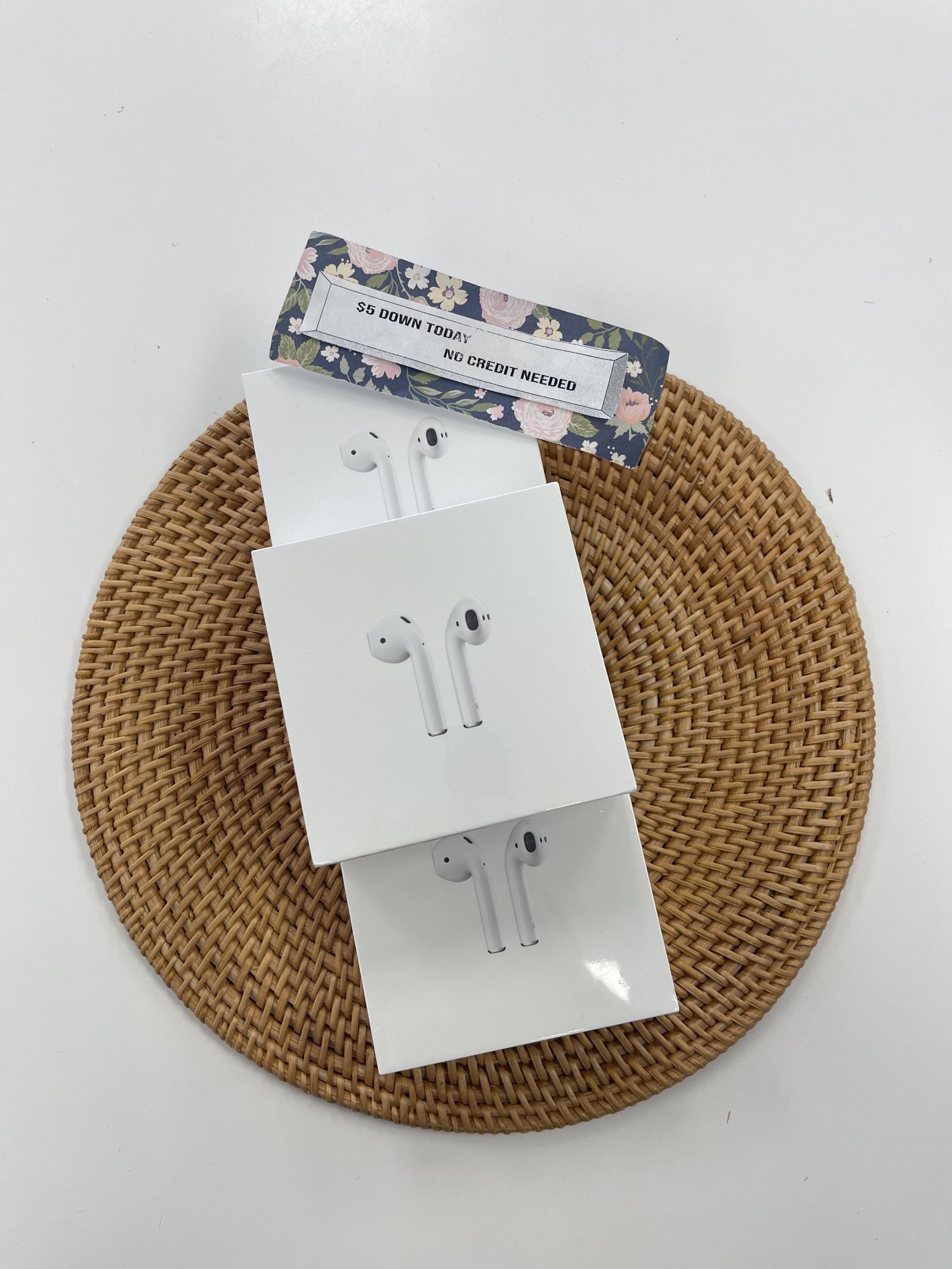 Apple Airpods 2nd Gen Earbuds New