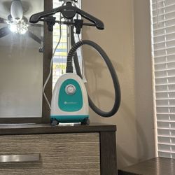 SteamMaster garment steamer
