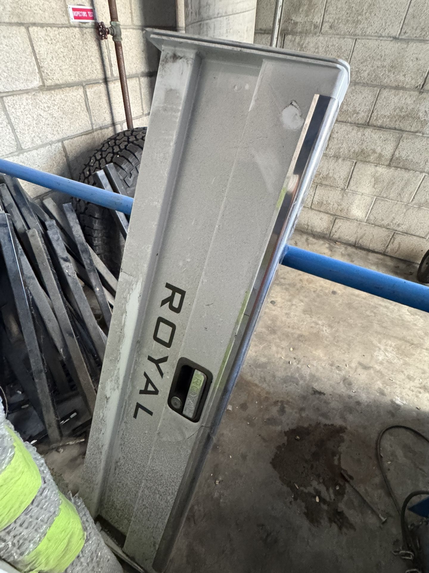 Royal Truck Body Tailgate