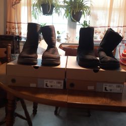 2 PAIR OF UGG W CLASSIC  SHORT  GREY BOOT AND BLACK BOOT $10 EACH.   SIZE 9IZE 9 