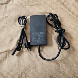 Genuine Microsoft 1931 Charger AC Adapter Power Supply 100-240V 2.5A 50/60Hz