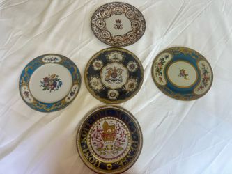 5 Commemorative tin plates from the Royal collection