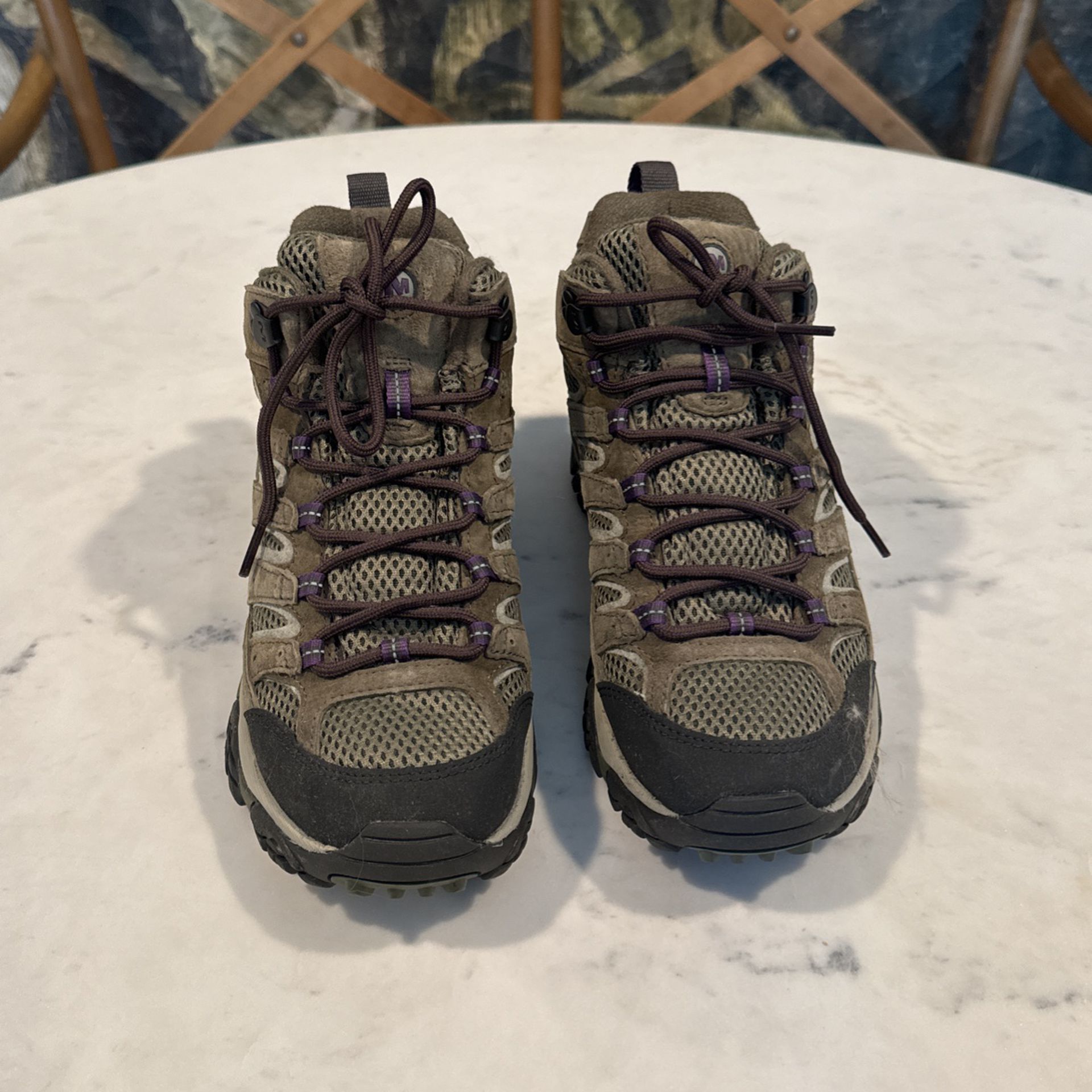 New Merrell 8.5 Women’s Hiking Boots Vibram Soles 