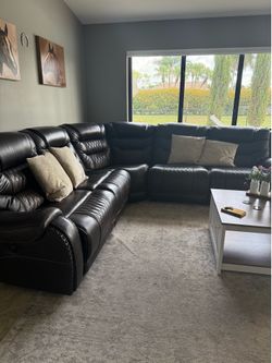 Couch + center table