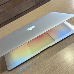 Apple MacBook Air 13” i5/4GB/266GB SSD $180 