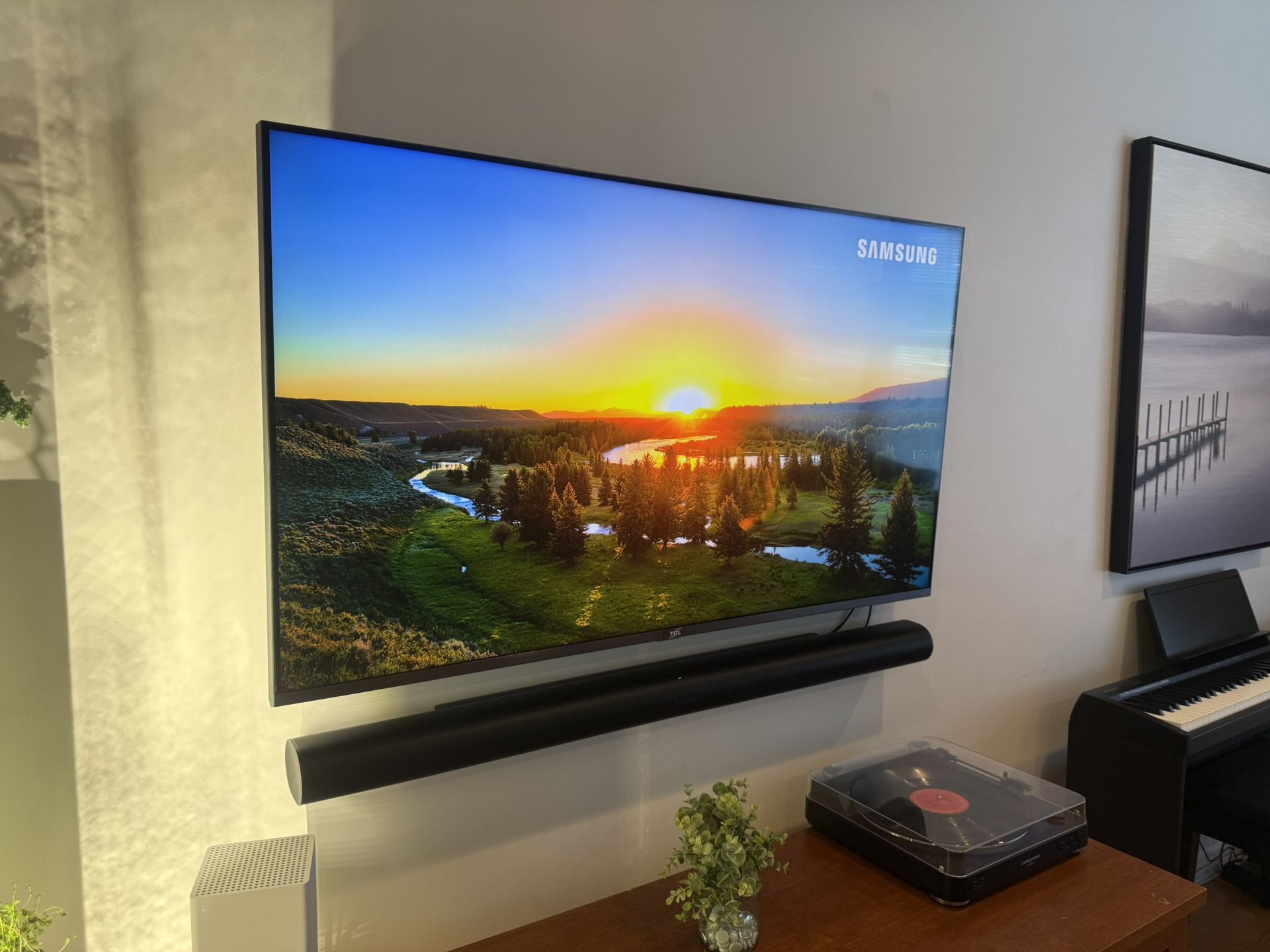 TCL 55” 6-Series QLED 4K HDR Roku Smart TV (Model 55R625) – Excellent Condition