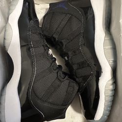 Nike Air Jordan 11 Retro Concord 2018 GS Size 4.5Y