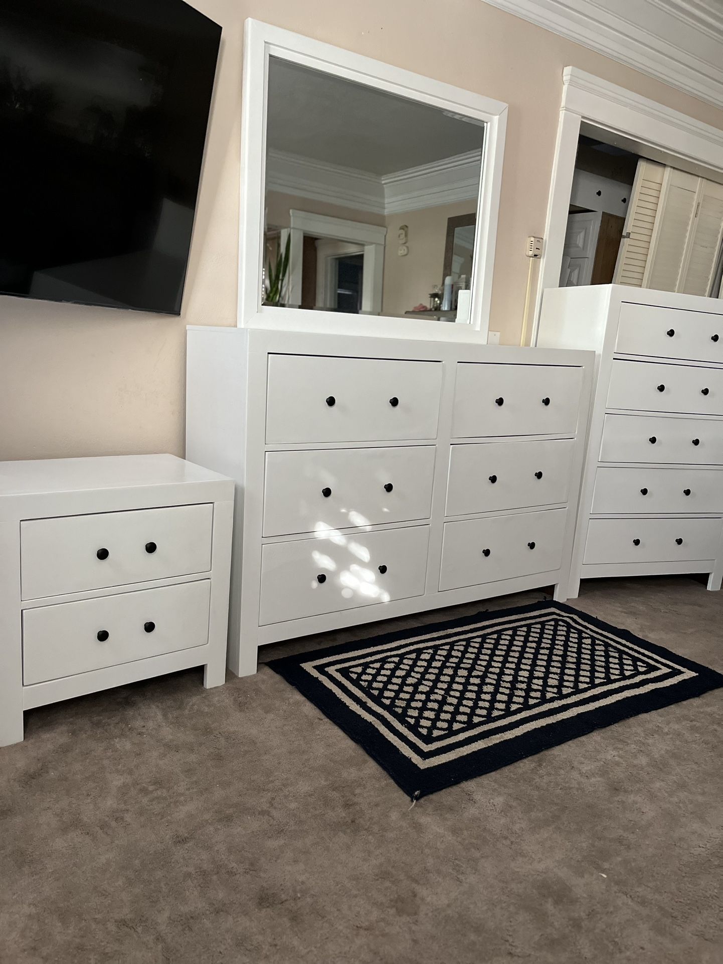 4  Pieces Bedroom Set White/ Dresser/tall Dresser/Mirror/Nightstand,  free delivery 