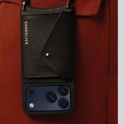 I Phone 17 PRO MAX  LEATHER CASE WITHS STRAP 