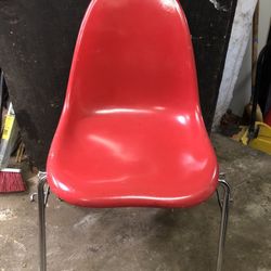 Mid Century Fiberglass Chair 