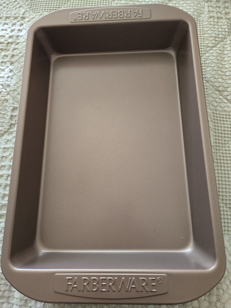 2 new Farberware rectangular cooking pans
