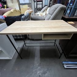 Sheik Desk!