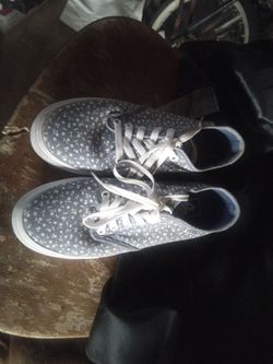Women's size 9 off the wall vans