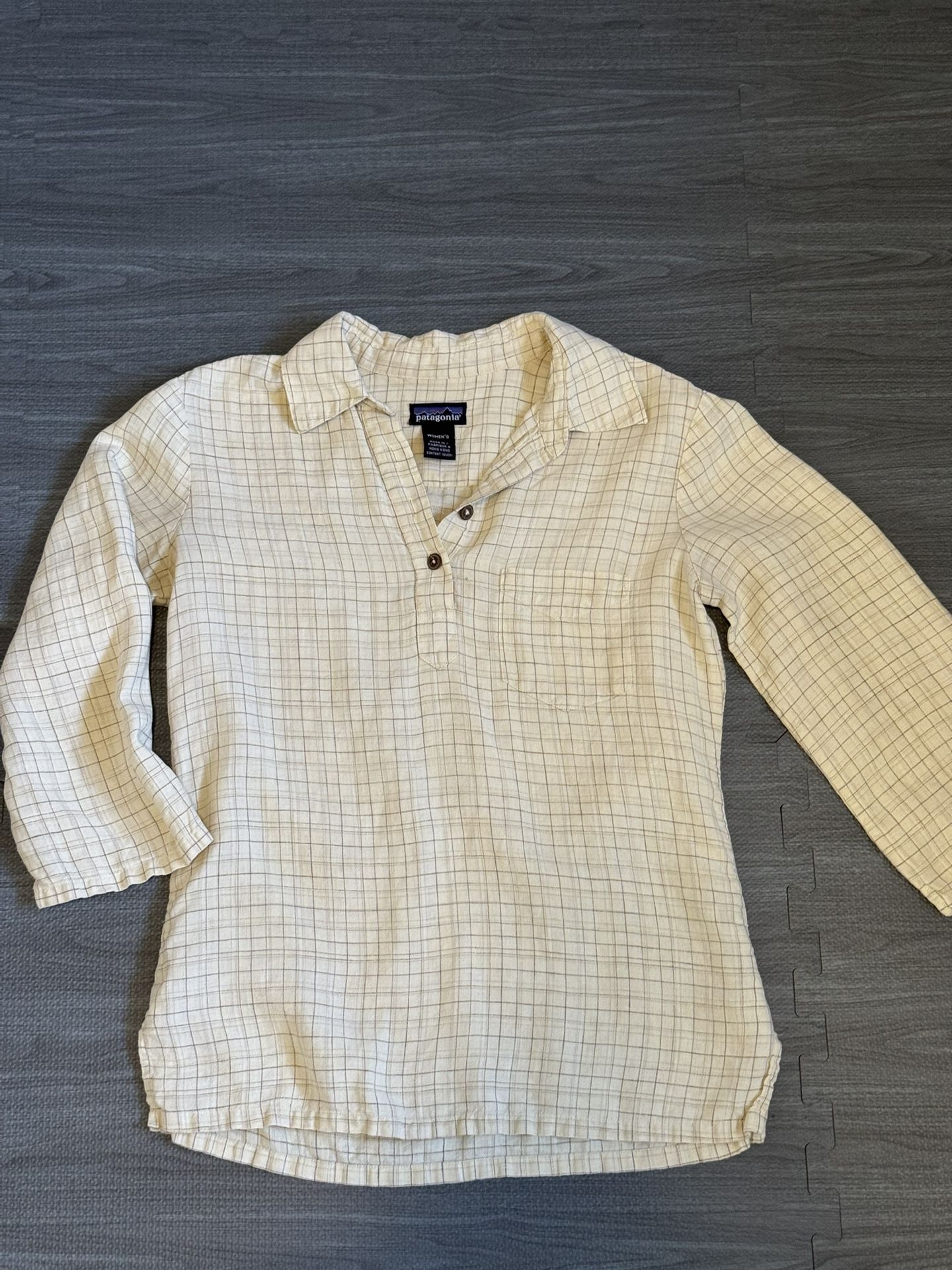 Patagonia- Woman’s Long Sleeve Button Down