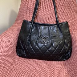 Lambskin Leather Large Size Vintage Black Shoulder Bag