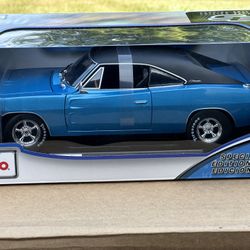 NEW MAISTO SPECIAL EDITION 1969 DODGE CHARGER R/T BLUE & BLACK PAINT 1/18 SCALE