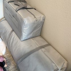 Newton play yard + bassinet insert + play yard sheets