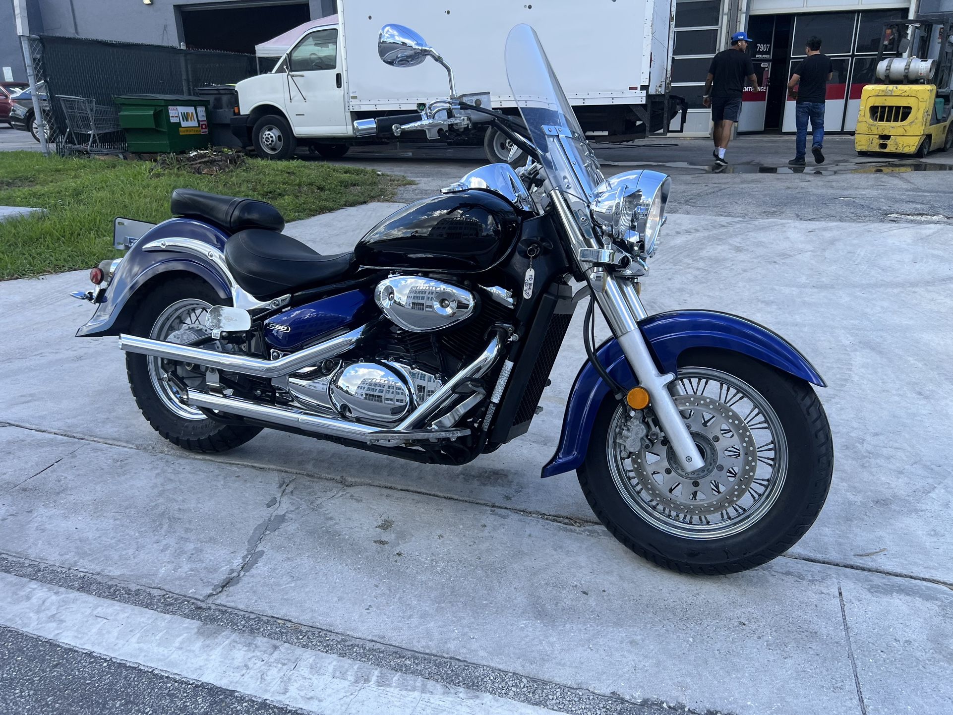 Suzuki Boulevard 800 