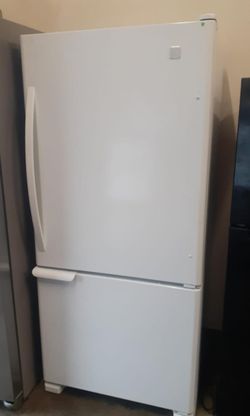Kenmore Bottom Freezer White Refrigerator
