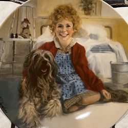 1982 Annie & Sandy Collector Plate – Knowles China