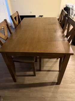 4 Chair Dinning Table