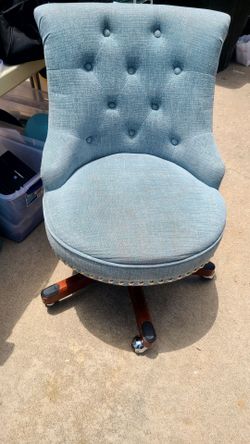 Chair tufted blue