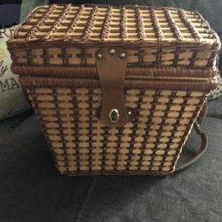 Vintage Picnic Basket 