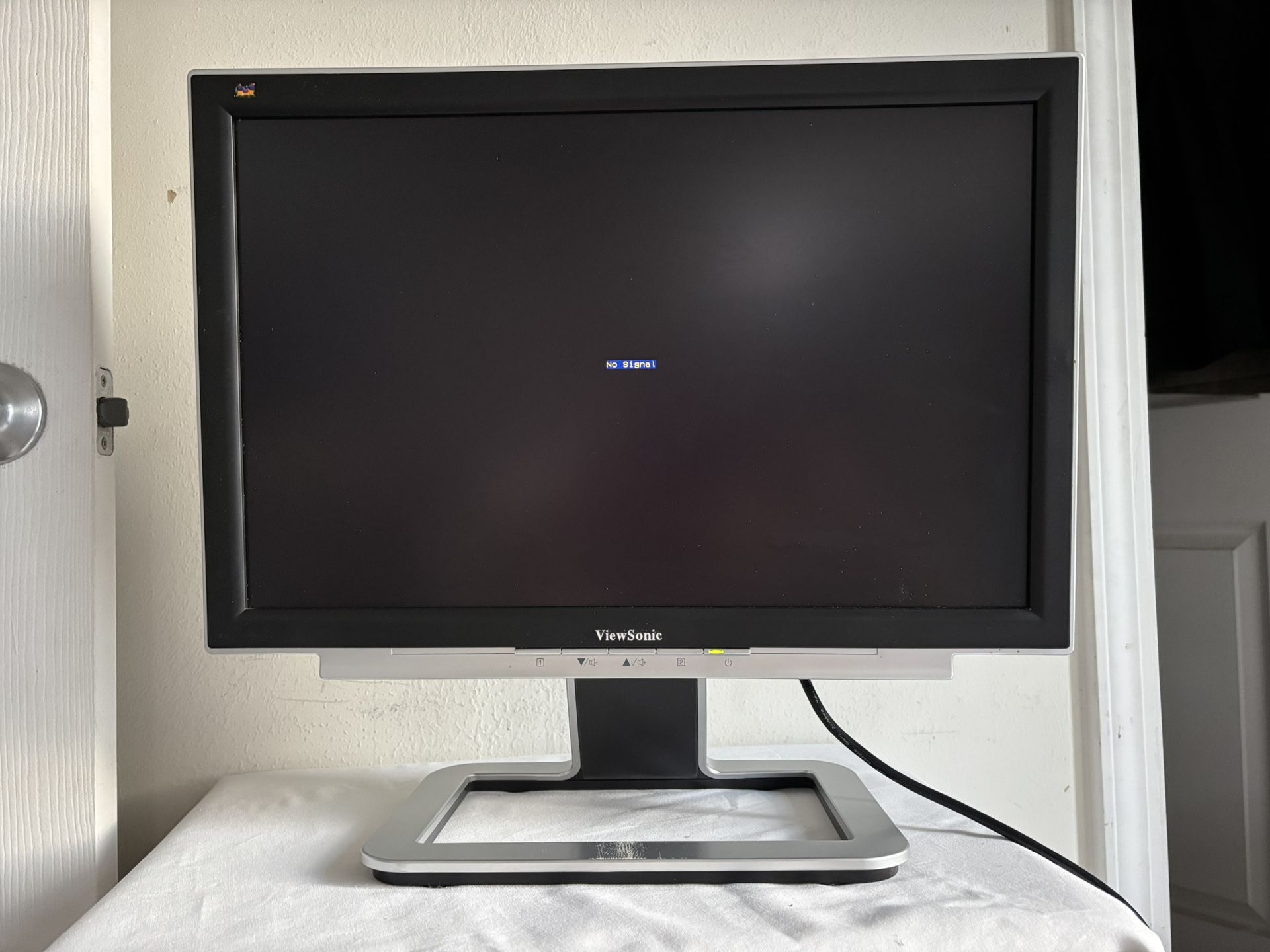 ViewSonic 21" 2025vm WideScreen LCD Monitor - Tested Working