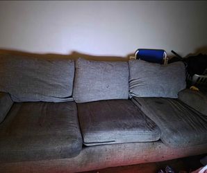 FREE Comfortable Gray Sectional Couch – Great for Family Room or Den – Must Pick Up
